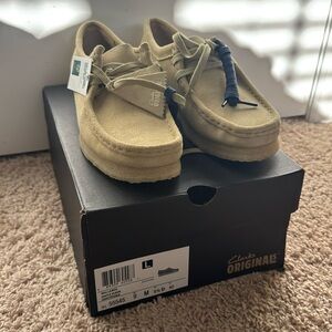 Clark’s Wallace Shoes - Size 9 - New In Box with Tags - color Maple Suede